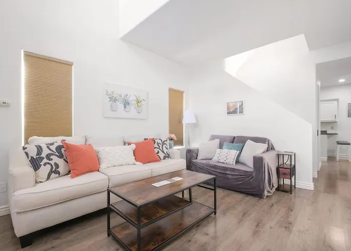 Lux 7 Mins To Dignity Health & Phoenix Airport 3br 2&a Half Bath Apartment *