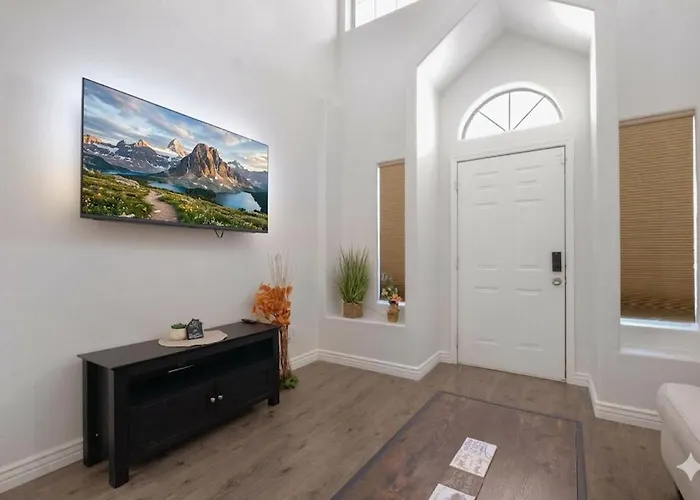 Apartment Lux 7 Mins To Dignity Health & Phoenix Airport 3br 2&a Half Bath *
